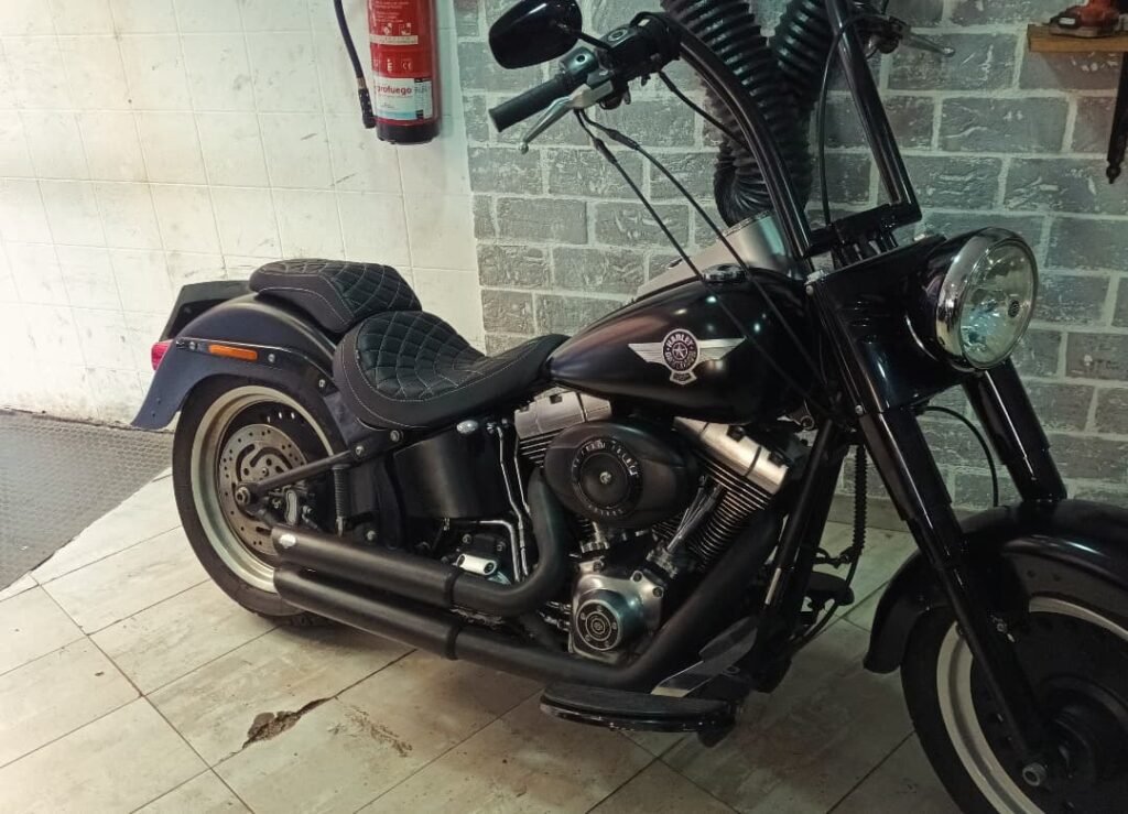 Instalación de accesorios en moto